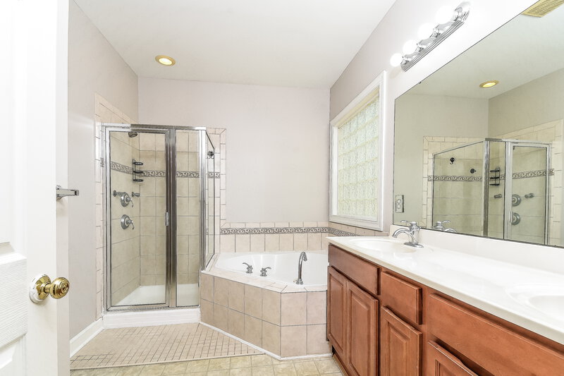 2,170/Mo, 84 Trillium Way Clayton, NC 27527 Main Bathroom View