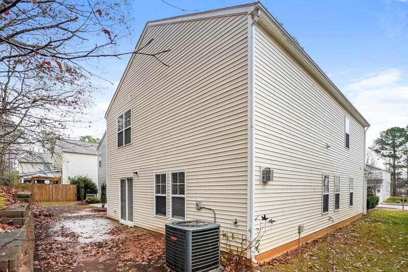 1,850/Mo, 205 Brookhaven Dr Clayton, NC 27527 Rear View