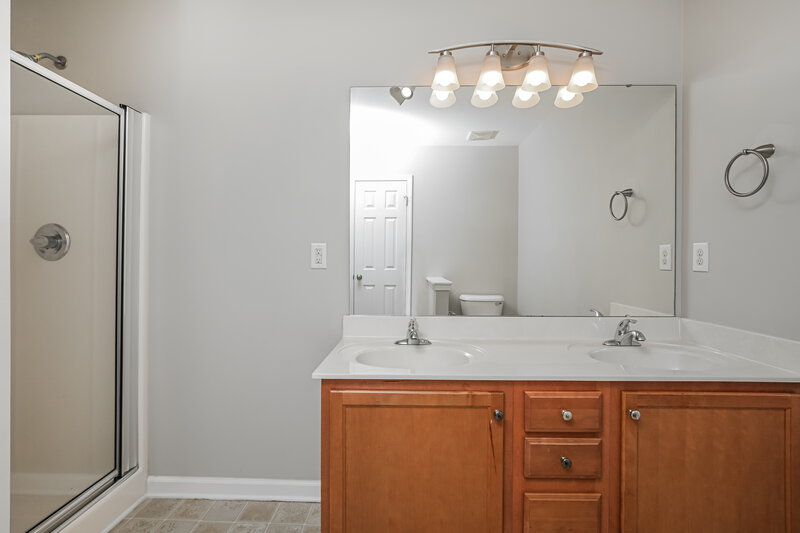 2,340/Mo, 217 Switchback St Knightdale, NC 27545 Main Bathroom View