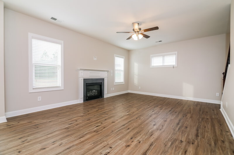 1,870/Mo, 80 Leaf Spring Way Youngsville, NC 27596 Living Room View