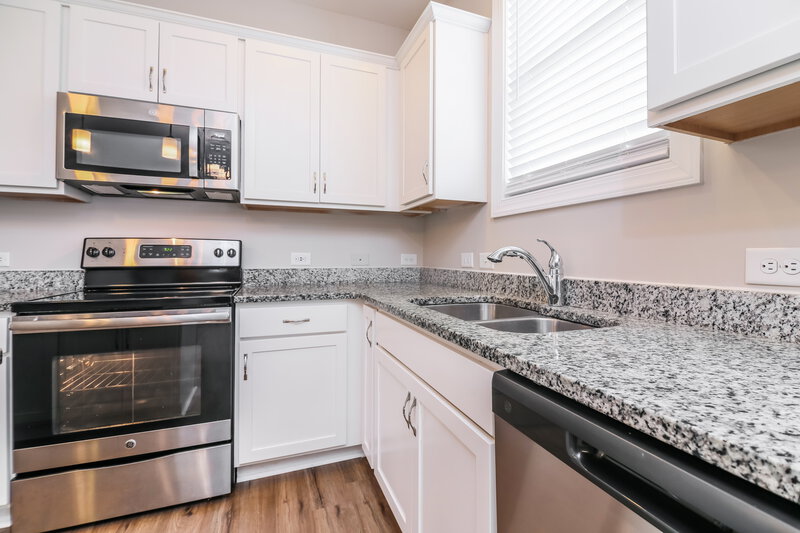 1,870/Mo, 80 Leaf Spring Way Youngsville, NC 27596 Kitchen View 2