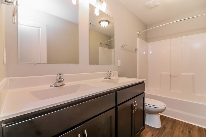 1,870/Mo, 80 Leaf Spring Way Youngsville, NC 27596 Bathroom View