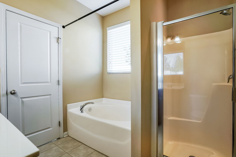 2,030/Mo, 4011 Massey Wood Trl Raleigh, NC 27616 Main Bathroom View 2