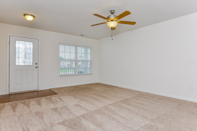 2,020/Mo, 5011 Gailardia Dr Zebulon, NC 27597 Living Room View 3