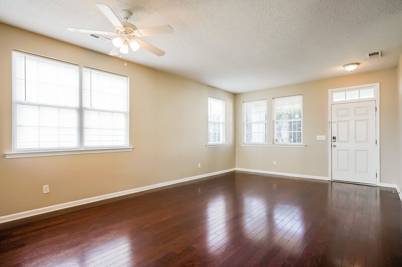 1,995/Mo, 6011 Paducah Dr Raleigh, NC 27610 Dining Room View