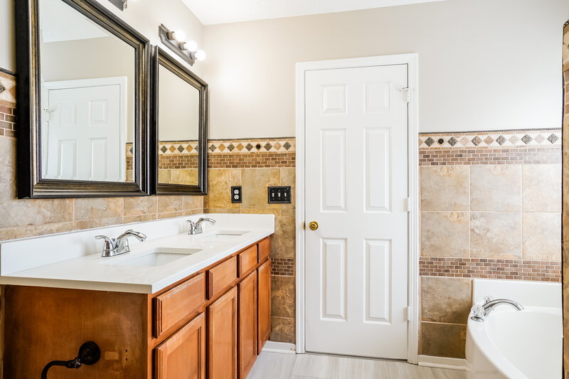 1,995/Mo, 6011 Paducah Dr Raleigh, NC 27610 Main Bathroom View 2