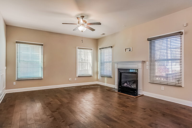 2,250/Mo, 503 Holden Forest Dr Youngsville, NC 27596 Living Room View