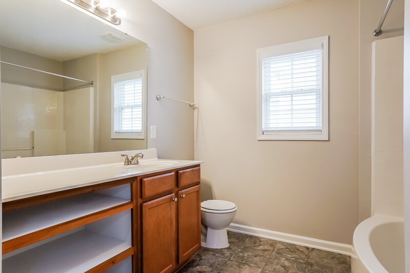 1,910/Mo, 7133 Lowell Ridge Rd Raleigh, NC 27616 Main Bathroom View