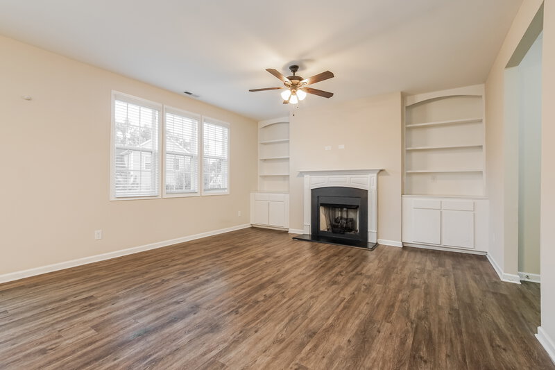 3,060/Mo, 536 McCarthy Dr Clayton, NC 27527 Living Room View 2