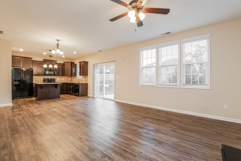 3,060/Mo, 536 McCarthy Dr Clayton, NC 27527 Living Room View 3
