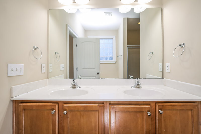 1,920/Mo, 205 Plott Hound Ln Wake Forest, NC 27587 Main Bathroom View