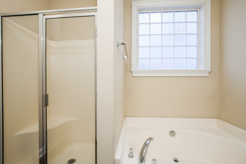 1,920/Mo, 205 Plott Hound Ln Wake Forest, NC 27587 Main Bathroom View 2
