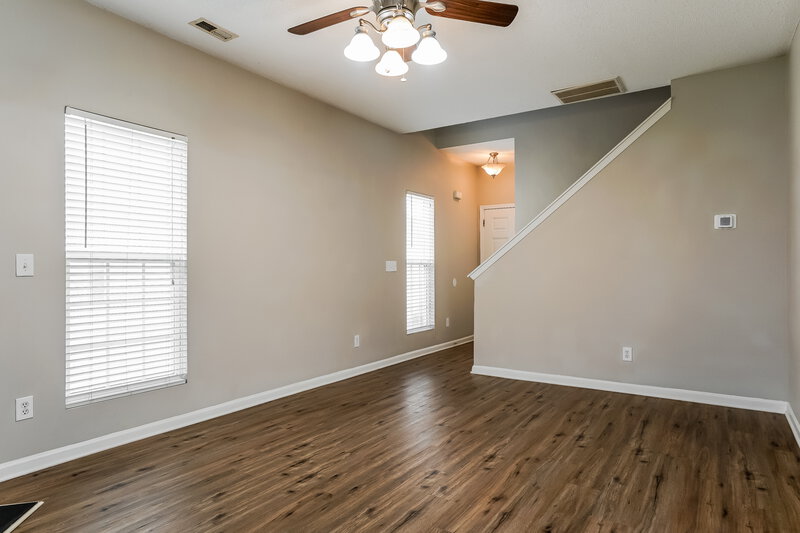 1,810/Mo, 4449 Snowcrest Ln Raleigh, NC 27616 Living Room View