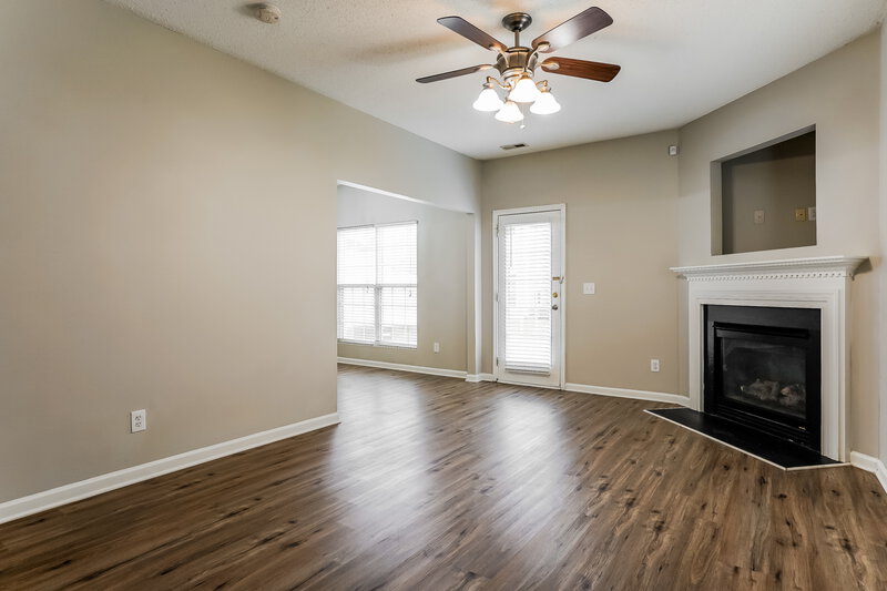 1,810/Mo, 4449 Snowcrest Ln Raleigh, NC 27616 Living Room View 2