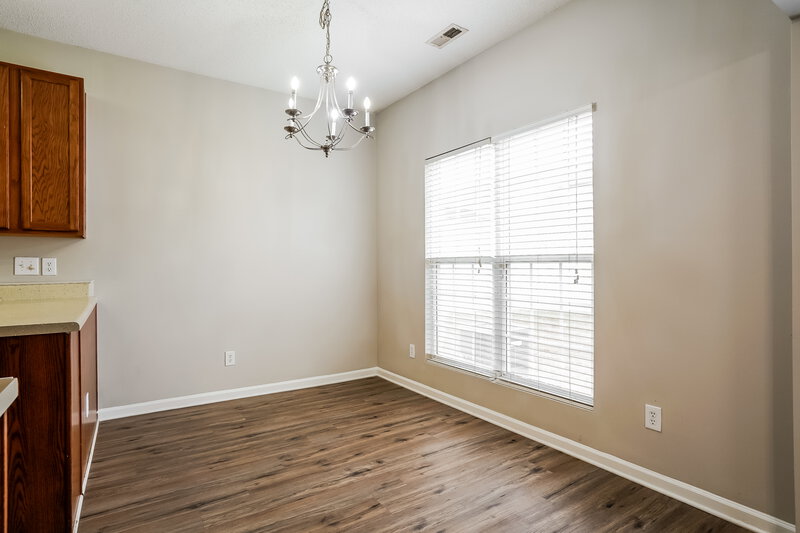 1,810/Mo, 4449 Snowcrest Ln Raleigh, NC 27616 Dining Room View