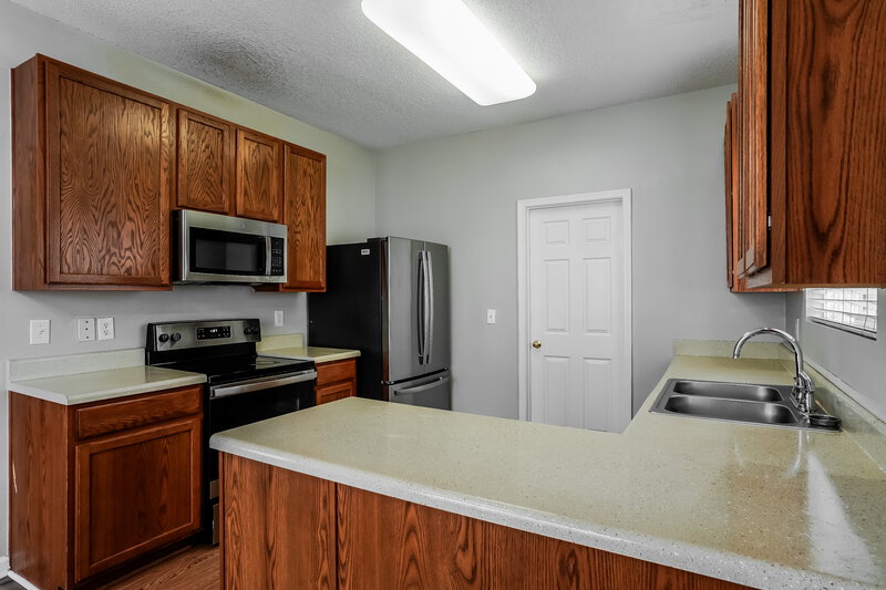 1,810/Mo, 4449 Snowcrest Ln Raleigh, NC 27616 Kitchen View 2