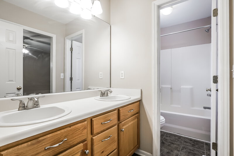 1,765/Mo, 621 Groveton Trl Wake Forest, NC 27587 Main Bathroom View