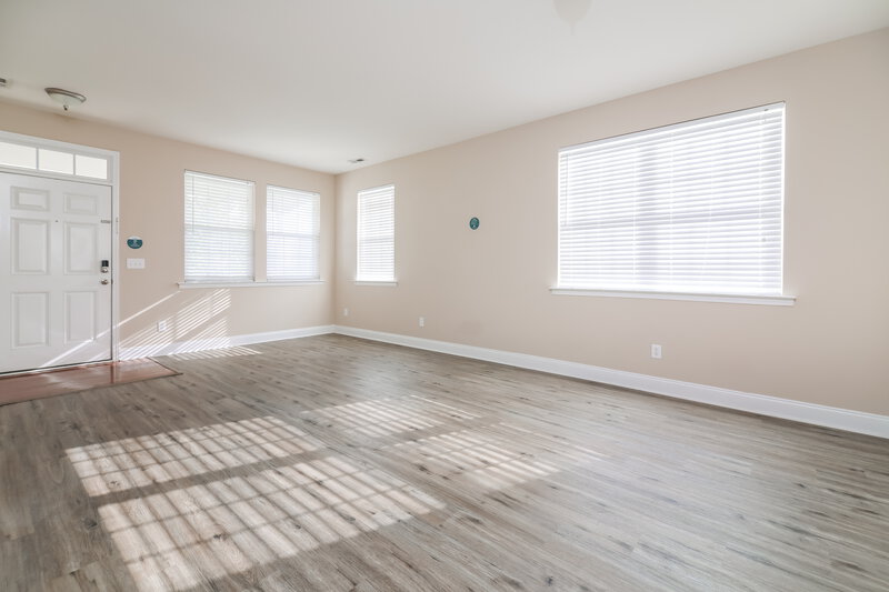 2,830/Mo, 5213 Meryton Park Way Raleigh, NC 27616 Living Room View 2