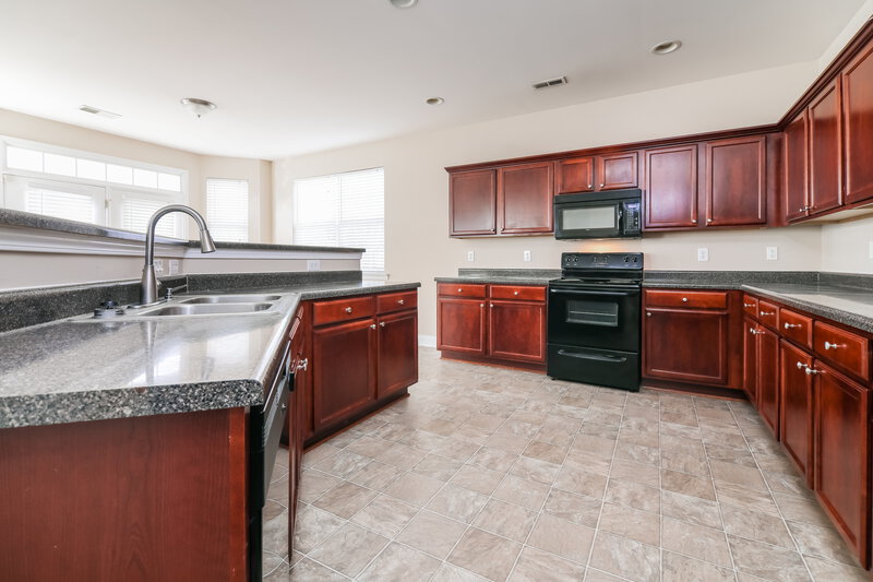 2,830/Mo, 5213 Meryton Park Way Raleigh, NC 27616 Kitchen View