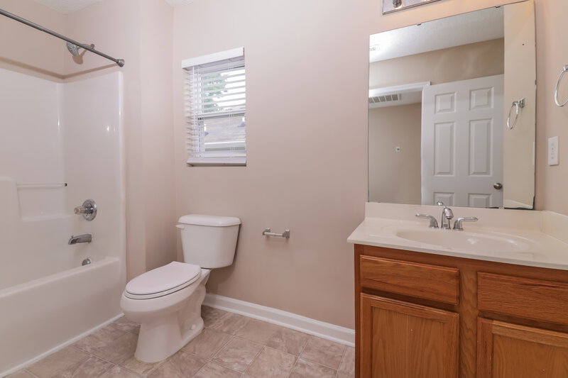 2,010/Mo, 101 Palmdale Ct Holly Springs, NC 27540 Bathroom View