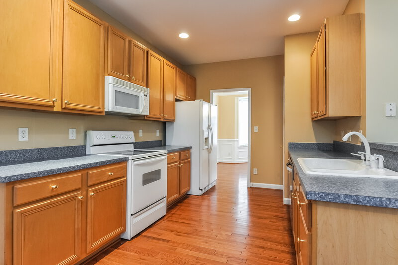 2,105/Mo, 3009 Creek Moss Ave Wake Forest, NC 27587 Kitchen View