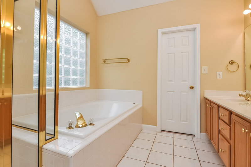 2,105/Mo, 3009 Creek Moss Ave Wake Forest, NC 27587 Master Bathroom View