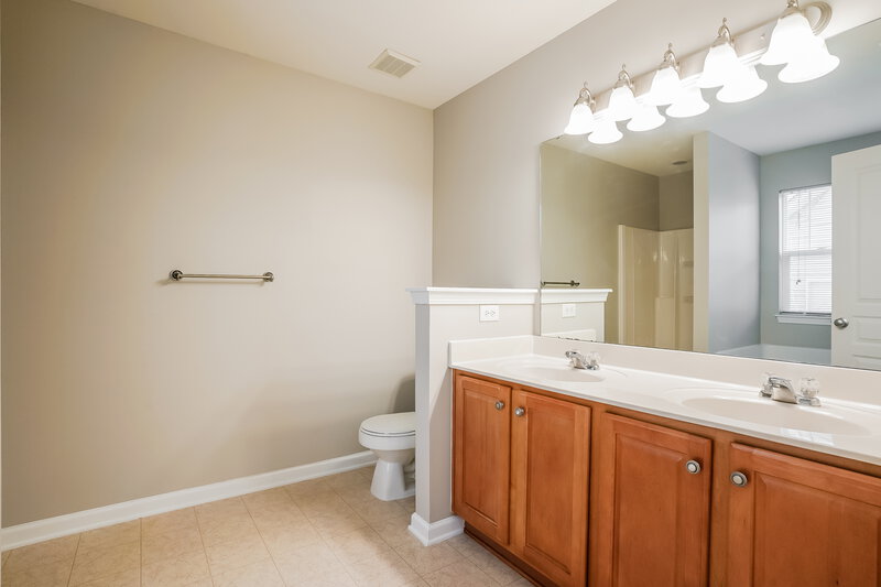 1,910/Mo, 360 Stobhill Ln Holly Springs, NC 27540 Main Bathroom View