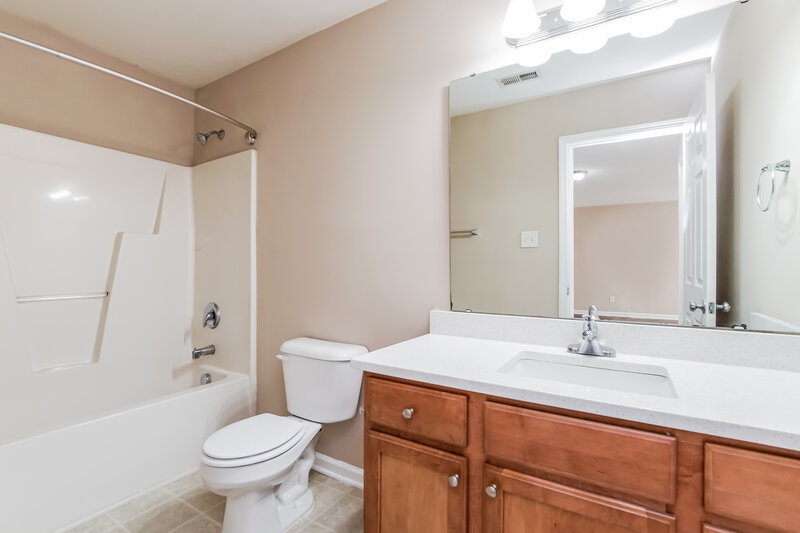 2,275/Mo, 1958 Sterling Hill Dr Fuquay Varina, NC 27526 Bathroom View