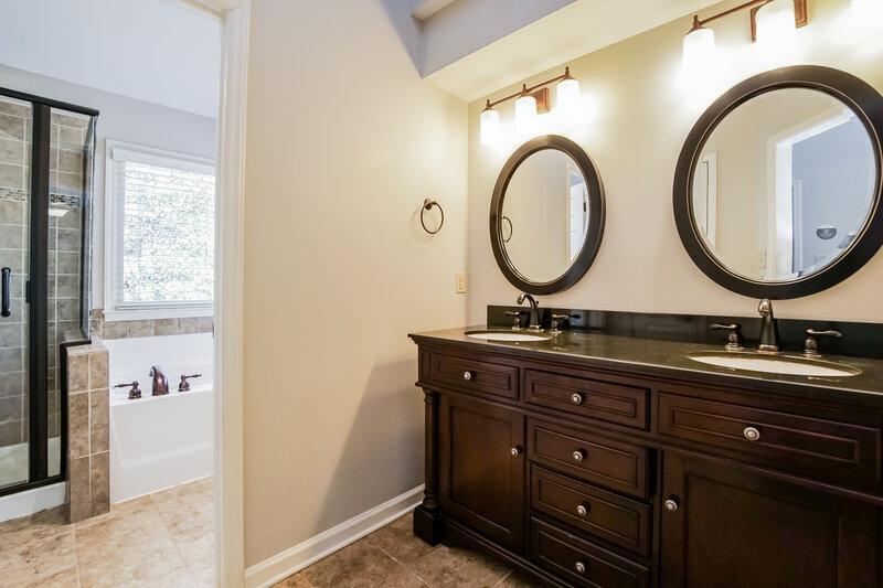 2,230/Mo, 3453 Scotch Dr Raleigh, NC 27616 Main Bathroom View