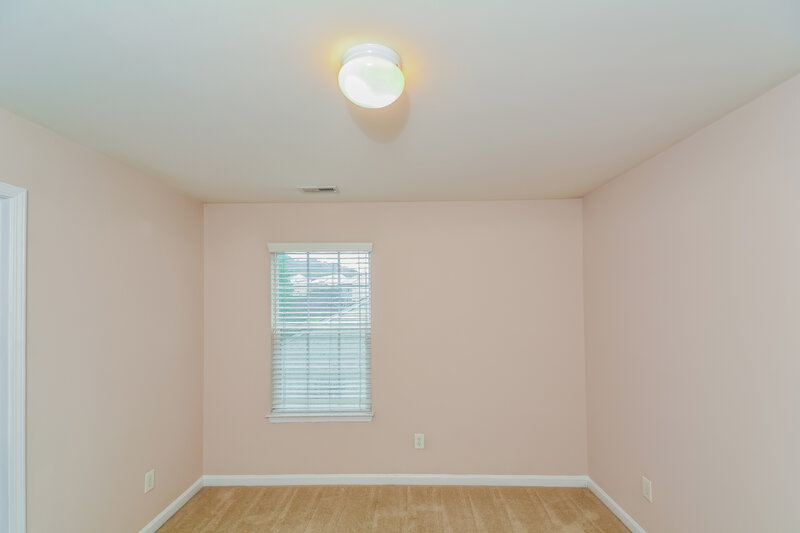 1,755/Mo, 215 N Fuquay Springs Ave Fuquay Varina, NC 27526 Bedroom View