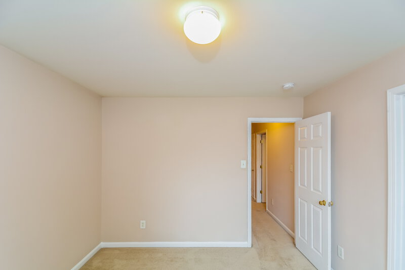 1,755/Mo, 215 N Fuquay Springs Ave Fuquay Varina, NC 27526 Bedroom View 2