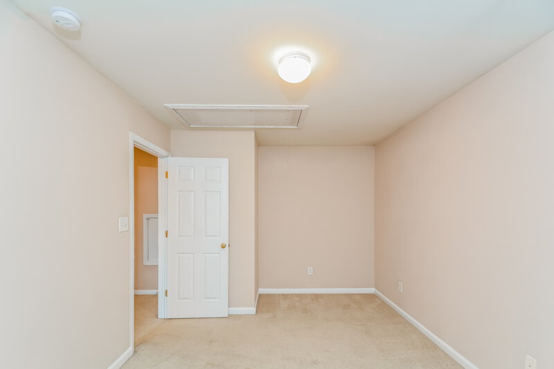 1,755/Mo, 215 N Fuquay Springs Ave Fuquay Varina, NC 27526 Bedroom View 4