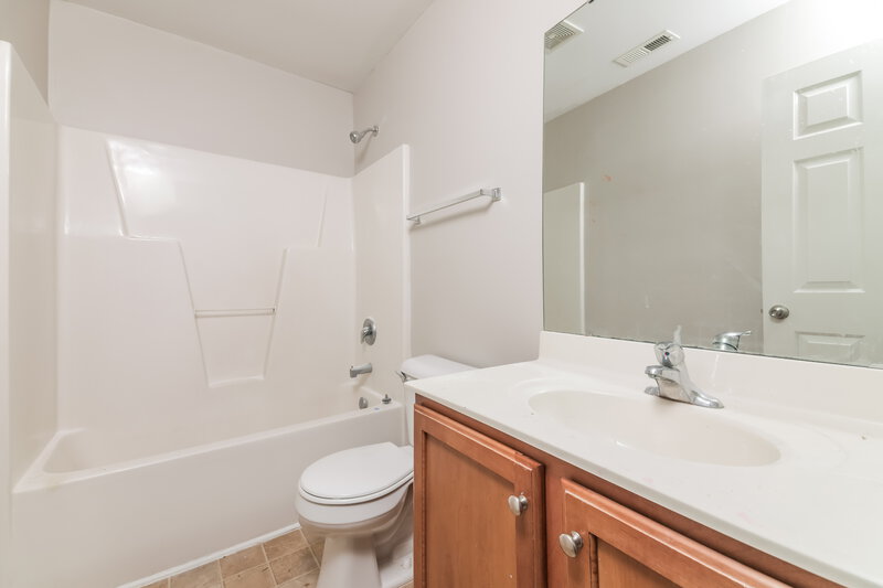1,895/Mo, 1543 Cairo Way Fuquay Varina, NC 27526 Bathroom View