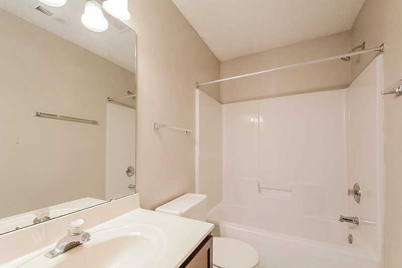 2,100/Mo, 5204 Cardinal Grove Blvd Raleigh, NC 27616 Bathroom View