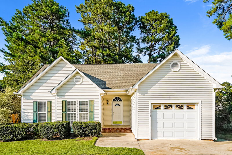1,835/Mo, 7137 Spanglers Spring Way Raleigh, NC 27610 External View