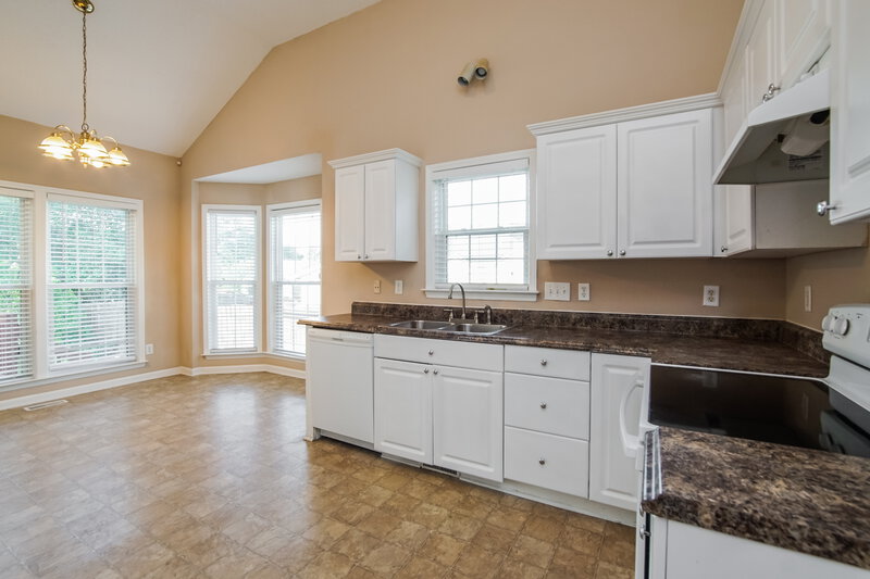 1,895/Mo, 7137 Spanglers Spring Way Raleigh, NC 27610 Kitchen View 2