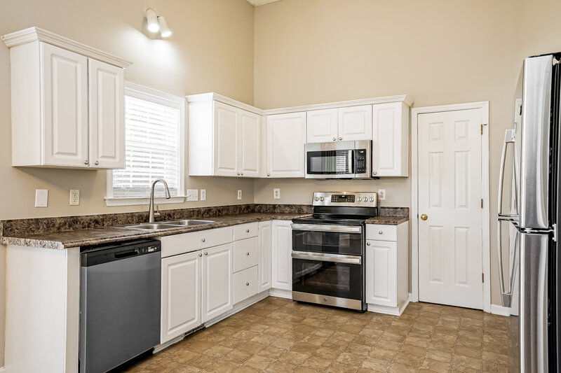 1,835/Mo, 7137 Spanglers Spring Way Raleigh, NC 27610 Kitchen View