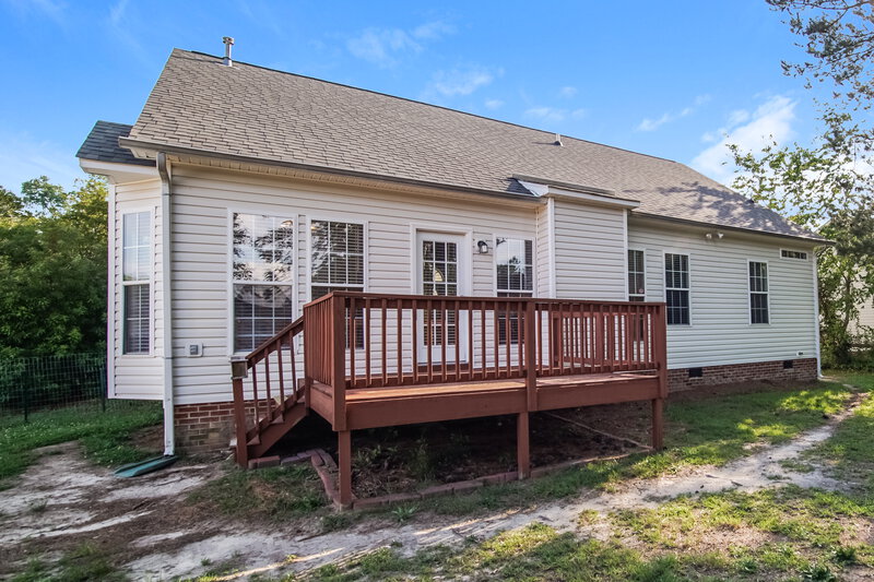 1,895/Mo, 7137 Spanglers Spring Way Raleigh, NC 27610 Rear View