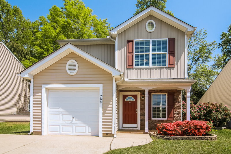 1,810/Mo, 709 Champion St Clayton, NC 27520 External View