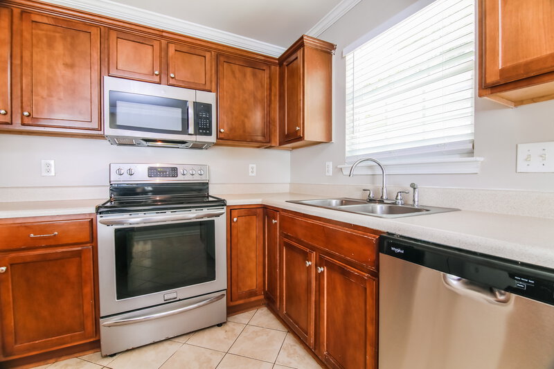 1,810/Mo, 709 Champion St Clayton, NC 27520 Kitchen View 2