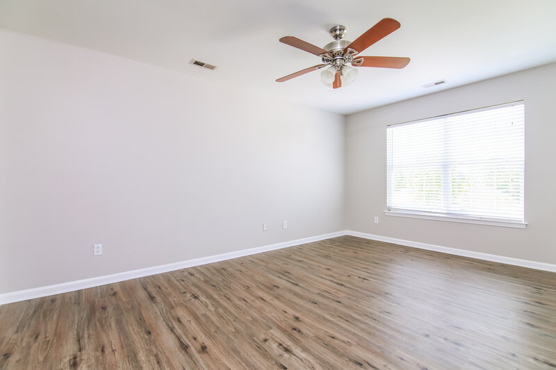 1,810/Mo, 709 Champion St Clayton, NC 27520 Main Bedroom View