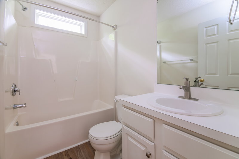2,060/Mo, 3808 Toyon Dr Raleigh, NC 27616 Bathroom View