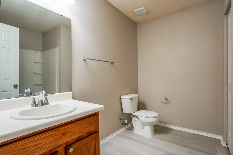 1,840/Mo, 3012 Van Dorn Rd Knightdale, NC 27545 Main Bathroom View 2