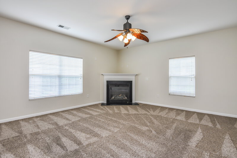 0/Mo, 617 Twain Town Dr Knightdale, NC 27545 Living Room View