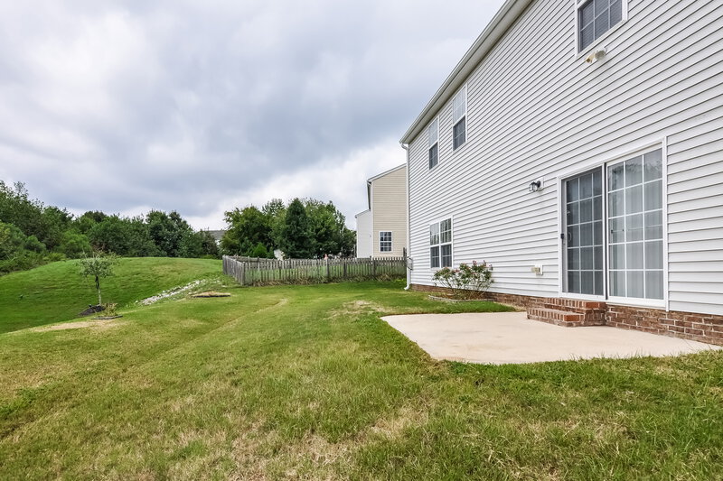 0/Mo, 617 Twain Town Dr Knightdale, NC 27545 Rear View 2