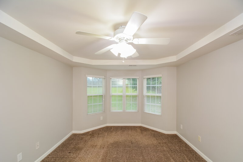 2,110/Mo, 923 Red Oak Tree Dr Fuquay Varina, NC 27526 Main Bedroom View