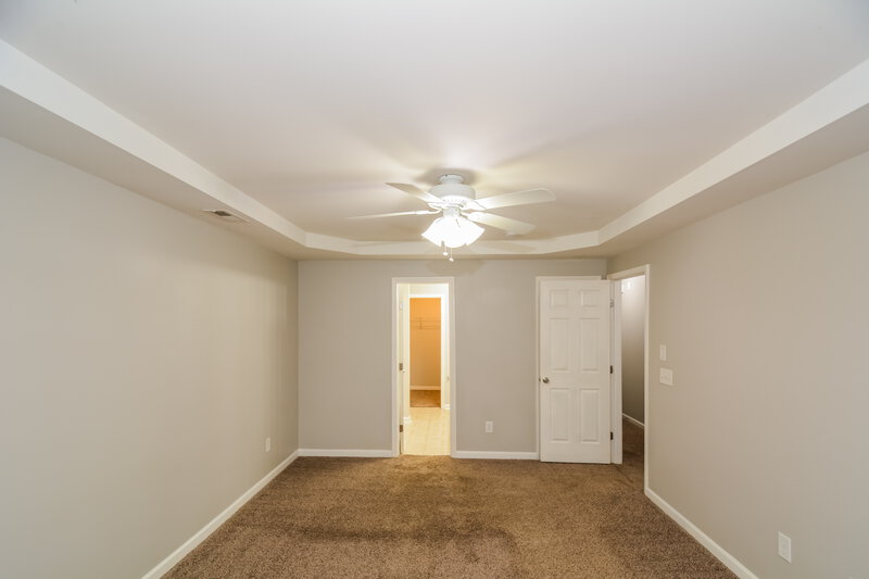 2,110/Mo, 923 Red Oak Tree Dr Fuquay Varina, NC 27526 Main Bedroom View 2