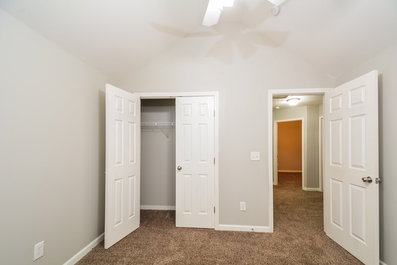 2,110/Mo, 923 Red Oak Tree Dr Fuquay Varina, NC 27526 Bedroom View 2