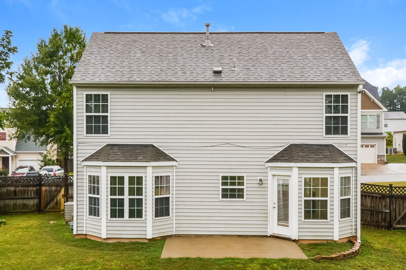 2,110/Mo, 923 Red Oak Tree Dr Fuquay Varina, NC 27526 Rear View
