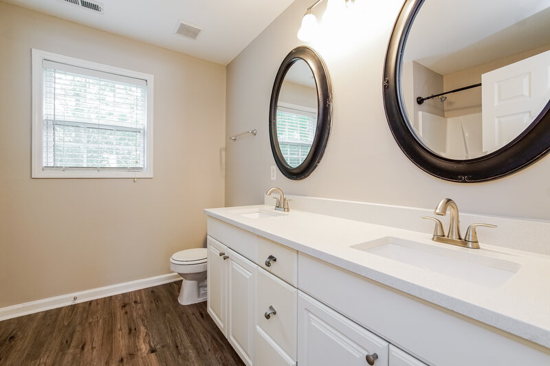 2,075/Mo, 306 Jewel Haven Way Knightdale, NC 27545 Main Bathroom View